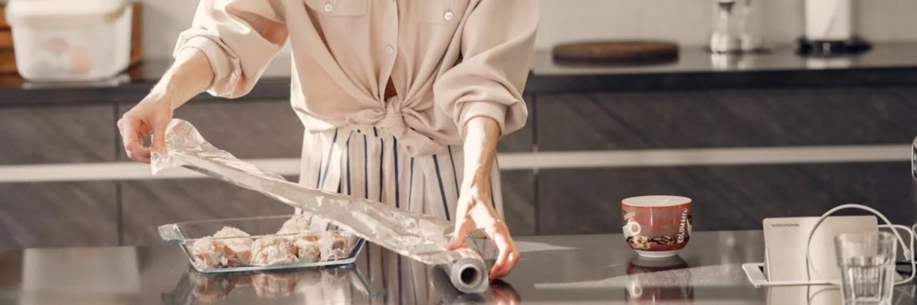 Kelebihan, Tips, dan Panduan Keselamatan Aluminium Foil Untuk Pemeliharaan Makanan 1 Manfaat Pemeliharaan Makanan dengan Kertas Aluminium